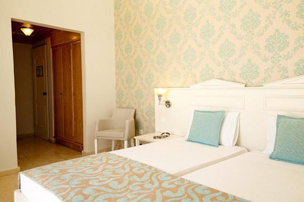 Arion Palace Hotel 4 *